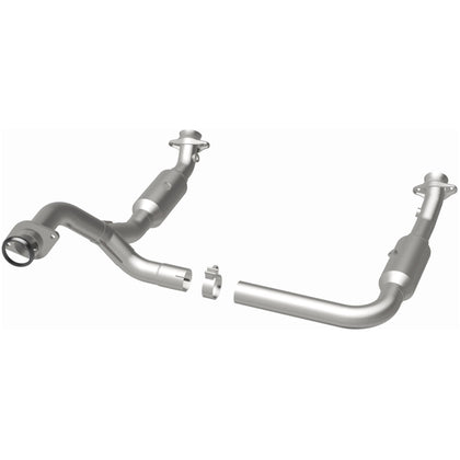 MagnaFlow OEM Grade Federal / EPA Compliant Direct-Fit Catalytic Converter 49672