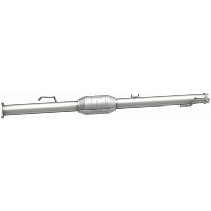 MagnaFlow 2000-2004 Toyota Tundra 3.4L OEM Grade Federal / EPA Compliant Direct-Fit Catalytic Converter 49704