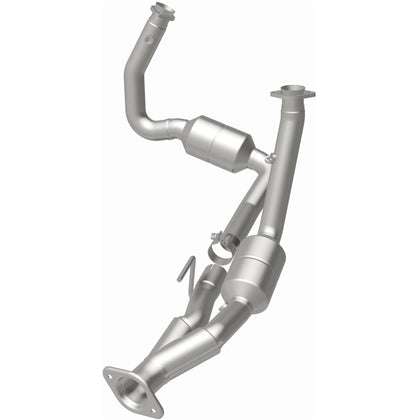 MagnaFlow OEM Grade Federal / EPA Compliant Direct-Fit Catalytic Converter 49709