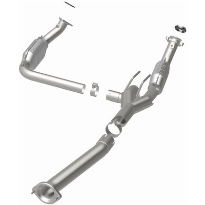MagnaFlow OEM Grade Federal / EPA Compliant Direct-Fit Catalytic Converter 51092