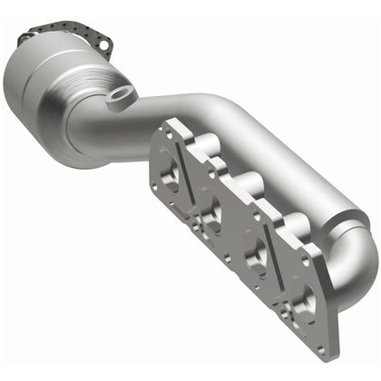 MagnaFlow 2002-2004 Volkswagen Passat 4.0L OEM Grade Federal / EPA Compliant Direct-Fit Manifold Catalytic Converter 51197