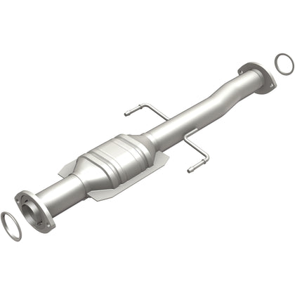 MagnaFlow 1999-2004 Toyota Tacoma 2.4L | 2000-2004 Toyota Tacoma 2.7L OEM Grade Federal / EPA Compliant Direct-Fit Catalytic Converter 51453