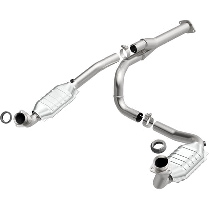 MagnaFlow 2000-2002 Chevrolet Express 1500 4.3L | 2000-2002 GMC Savana 1500 4.3L OEM Grade Federal / EPA Compliant Direct-Fit Catalytic Converter 51510