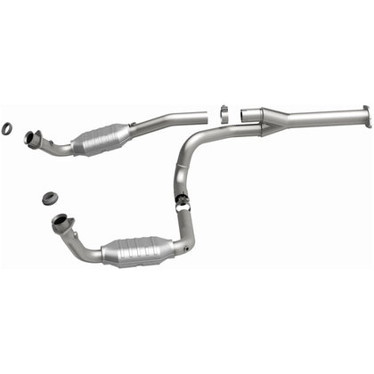 MagnaFlow 2000-2002 Chevrolet Express 1500 4.3L | 2000-2002 GMC Savana 1500 4.3L OEM Grade Federal / EPA Compliant Direct-Fit Catalytic Converter 51510