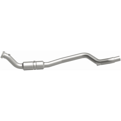 MagnaFlow OEM Grade Federal / EPA Compliant Direct-Fit Catalytic Converter 52100