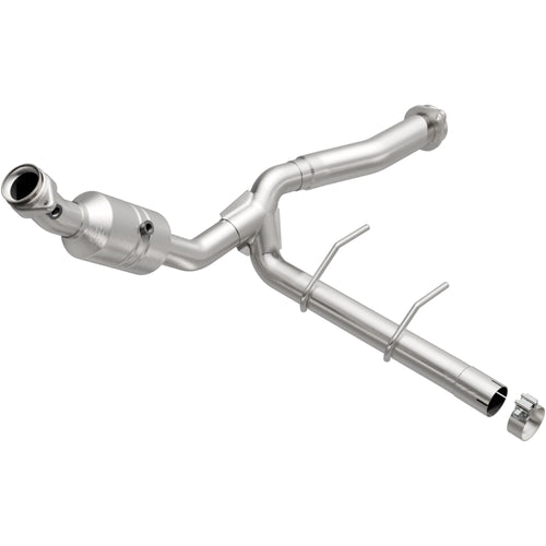 MagnaFlow 2011-2014 Ford F-150 5.0L OEM Grade Federal / EPA Compliant Direct-Fit Catalytic Converter 52139
