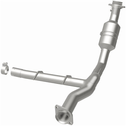 MagnaFlow 2011-2014 Ford F-150 5.0L OEM Grade Federal / EPA Compliant Direct-Fit Catalytic Converter 52139