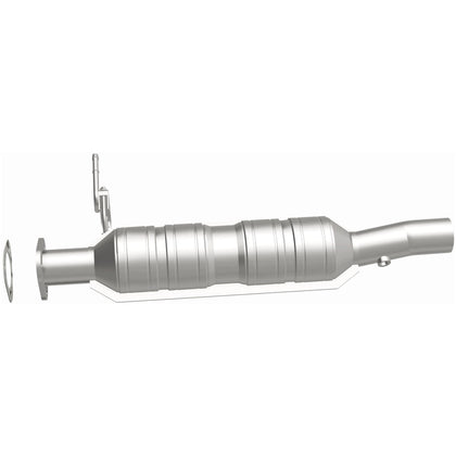 MagnaFlow OEM Grade Federal / EPA Compliant Direct-Fit Catalytic Converter 52228