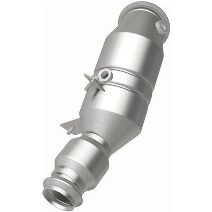 MagnaFlow OEM Grade Federal / EPA Compliant Direct-Fit Catalytic Converter 52257