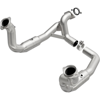MagnaFlow 2011-2022 Ford F-250 Super Duty 6.2L | 2011-2022 Ford F-350 Super Duty 6.2L OEM Grade Federal / EPA Compliant Direct-Fit Catalytic Converter 52297