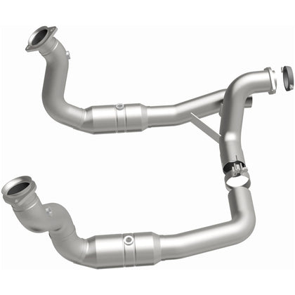 MagnaFlow 2011-2022 Ford F-250 Super Duty 6.2L | 2011-2022 Ford F-350 Super Duty 6.2L OEM Grade Federal / EPA Compliant Direct-Fit Catalytic Converter 52297