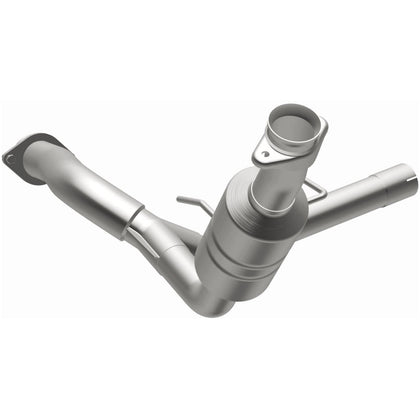 MagnaFlow OEM Grade Federal / EPA Compliant Direct-Fit Catalytic Converter 52418
