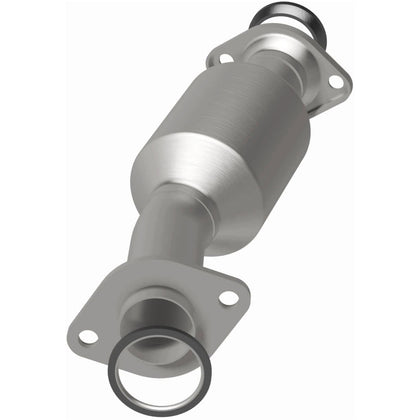 MagnaFlow 2011 Toyota Sienna 3.5L OEM Grade Federal / EPA Compliant Direct-Fit Catalytic Converter 52557