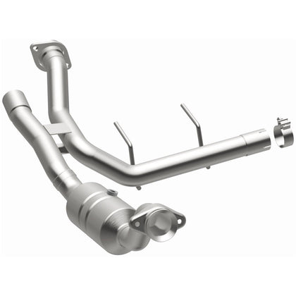 MagnaFlow 2017-2018 Ford F-150 Raptor 3.5L OEM Grade Federal / EPA Compliant Direct-Fit Catalytic Converter 52592