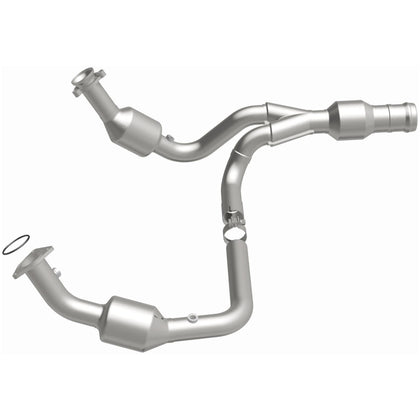 MagnaFlow OEM Grade Federal / EPA Compliant Direct-Fit Catalytic Converter 52616