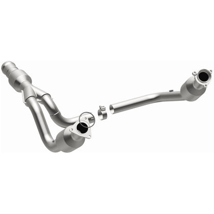MagnaFlow OEM Grade Federal / EPA Compliant Direct-Fit Catalytic Converter 52617