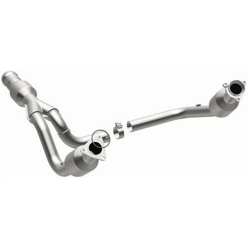 MagnaFlow OEM Grade Federal / EPA Compliant Direct-Fit Catalytic Converter 52617