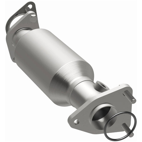 MagnaFlow OEM Grade Federal / EPA Compliant Direct-Fit Catalytic Converter 52668