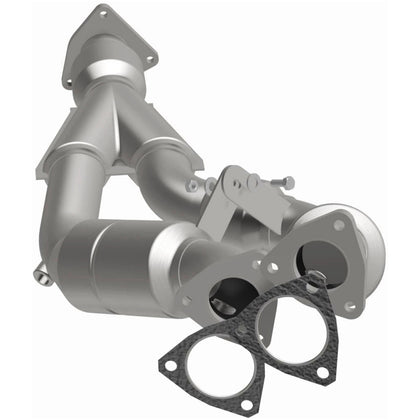 MagnaFlow 2004-2006 Volkswagen Touareg 3.2L California Grade CARB Compliant Direct-Fit Catalytic Converter 5481499