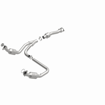 MagnaFlow 2009-2014 Chevrolet Express 1500 4.3L / 2009-2014 GMC Savana 1500 4.3L California Grade CARB Compliant Direct-Fit Catalytic Converter 5482134