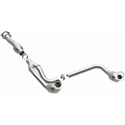 MagnaFlow 2009-2014 Chevrolet Express 1500 4.3L / 2009-2014 GMC Savana 1500 4.3L California Grade CARB Compliant Direct-Fit Catalytic Converter 5482134