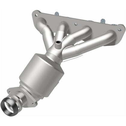 MagnaFlow 2013-2017 Nissan Sentra 1.8L California Grade CARB Compliant Direct-Fit Manifold Catalytic Converter 5531271