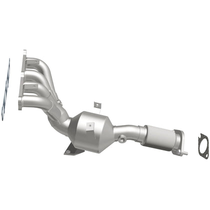 MagnaFlow 2011-2017 Ford Fiesta 1.6L California Grade CARB Compliant Direct-Fit Manifold Catalytic Converter 5531552