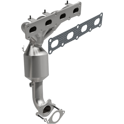 MagnaFlow 2015-2017 Jeep Cherokee 2.4L California Grade CARB Compliant Direct-Fit Manifold Catalytic Converter 5551159