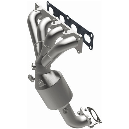 MagnaFlow 2015-2017 Jeep Cherokee 2.4L California Grade CARB Compliant Direct-Fit Manifold Catalytic Converter 5551159
