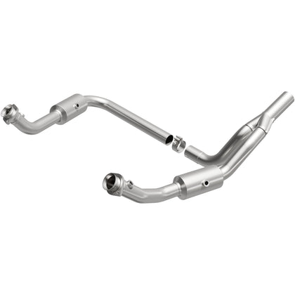 MagnaFlow 2010-2011 Jeep Wrangler 3.8L California Grade CARB Compliant Direct-Fit Catalytic Converter 5551458