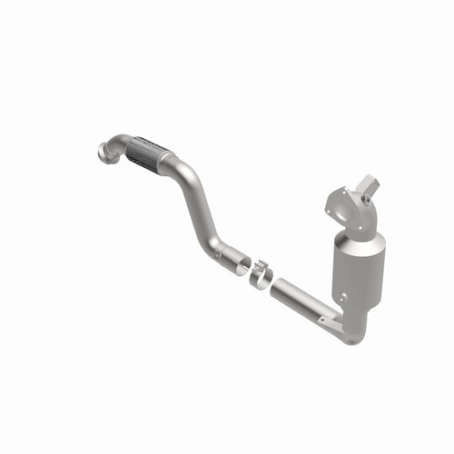 MagnaFlow 2014 Mercedes-Benz CLA250 Base 2.0L California Grade CARB Compliant Direct-Fit Catalytic Converter 5561503