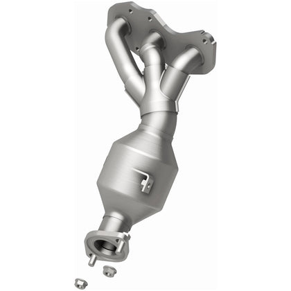 MagnaFlow 2006-2012 Toyota RAV4 3.5L California Grade CARB Compliant Direct-Fit Manifold Catalytic Converter 5582820