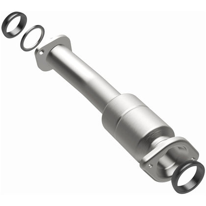 MagnaFlow 2011-2015 Toyota Sienna 3.5L California Grade CARB Compliant Direct-Fit Catalytic Converter 5592549