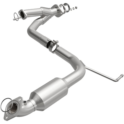 MagnaFlow 2012-2015 Toyota Tacoma 4.0L California Grade CARB Compliant Direct-Fit Catalytic Converter 5592701