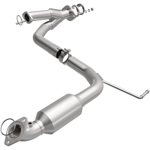 MagnaFlow 2012-2015 Toyota Tacoma 4.0L California Grade CARB Compliant Direct-Fit Catalytic Converter 5592701