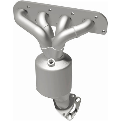 MagnaFlow 2012-2014 Chevrolet Volt 1.4L California Grade CARB Compliant Direct-Fit Manifold Catalytic Converter 5631057