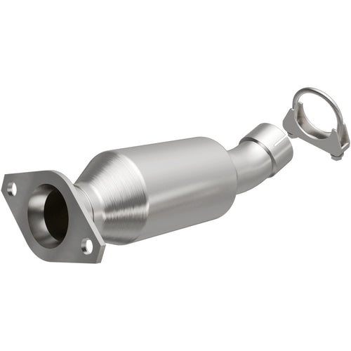 MagnaFlow 2012-2016 Toyota Prius C 1.5L California Grade CARB Compliant Direct-Fit Catalytic Converter 5671448