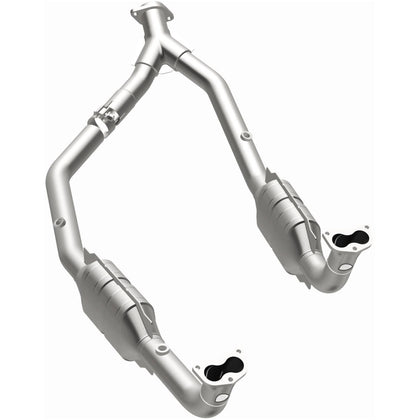 MagnaFlow 1999-2002 Land Rover Discovery 4.0L | 2003-2004 Land Rover Discovery 4.6L HM Grade Federal / EPA Compliant Direct-Fit Catalytic Converter 93689